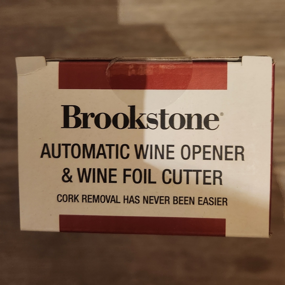 NIB AUTOMATIC WINE OPENER & WINE FOIL CUTTER